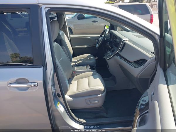 2015 TOYOTA SIENNA XLE 8 PASSENGER