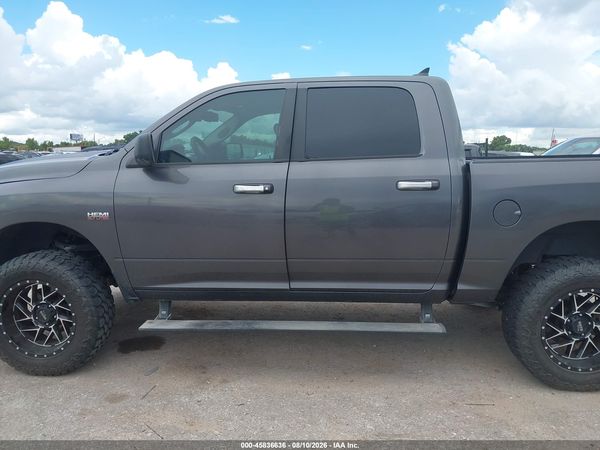 2016 RAM 1500 SLT