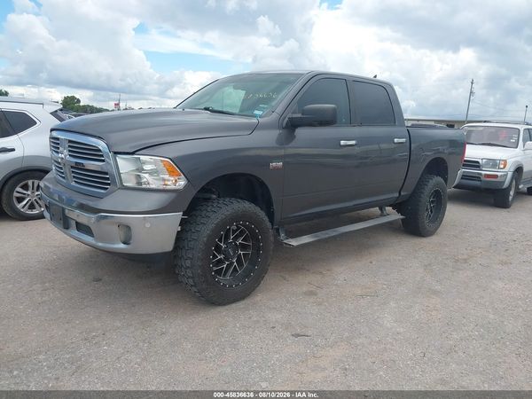 2016 RAM 1500 SLT