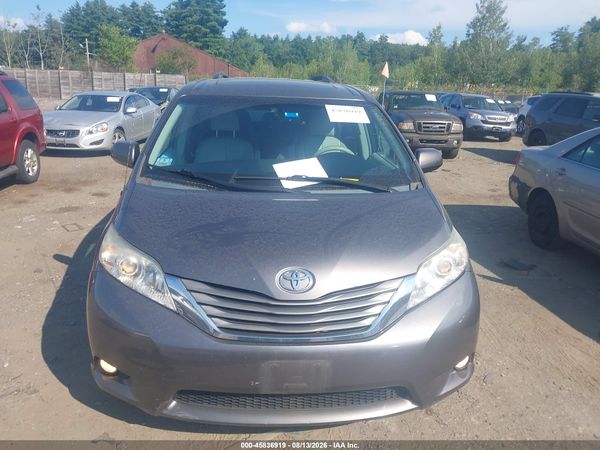 2014 TOYOTA SIENNA XLE 7 PASSENGER