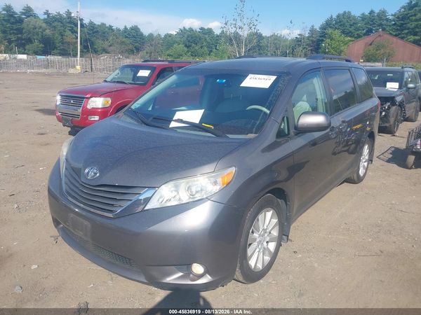 2014 TOYOTA SIENNA XLE 7 PASSENGER