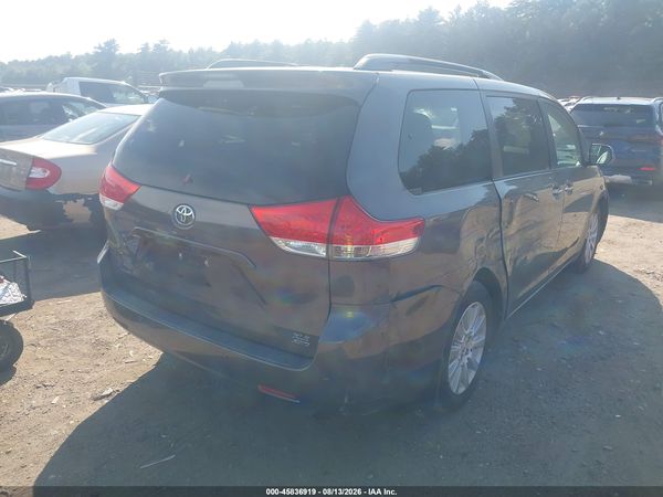 2014 TOYOTA SIENNA XLE 7 PASSENGER