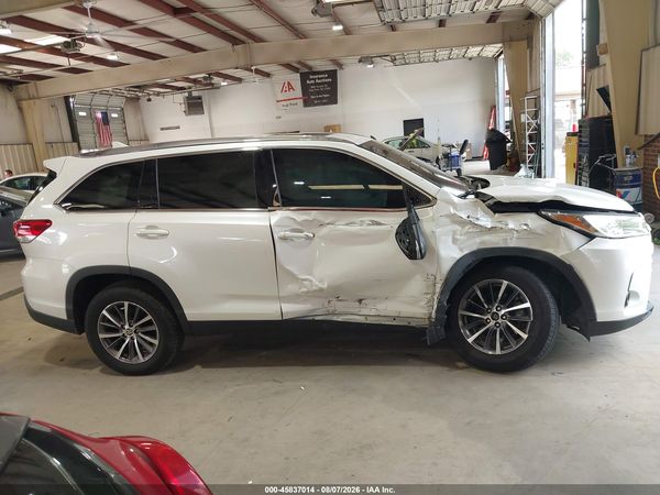2019 TOYOTA HIGHLANDER XLE