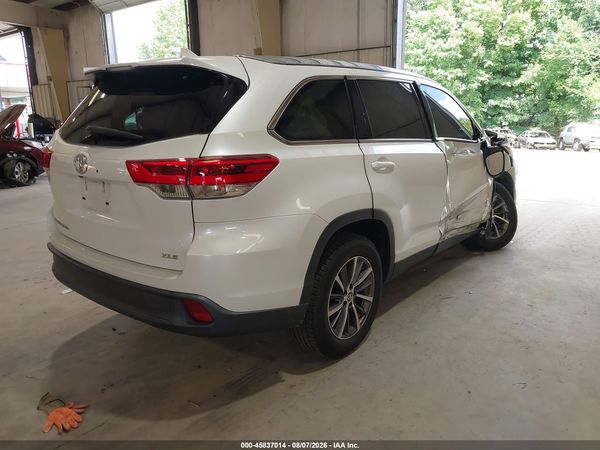 2019 TOYOTA HIGHLANDER XLE