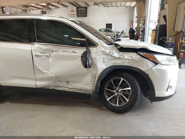 2019 TOYOTA HIGHLANDER XLE
