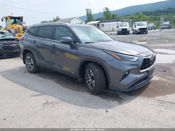 2023 TOYOTA HIGHLANDER HYBRID XLE