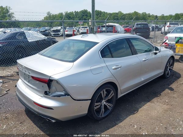 2022 VOLVO S60 RECHARGE PLUG-IN HYBRID T8 INSCRIPTION