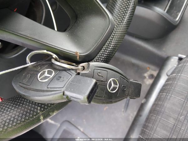 2016 MERCEDES-BENZ METRIS