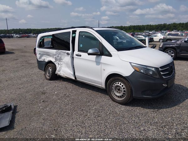 2016 MERCEDES-BENZ METRIS