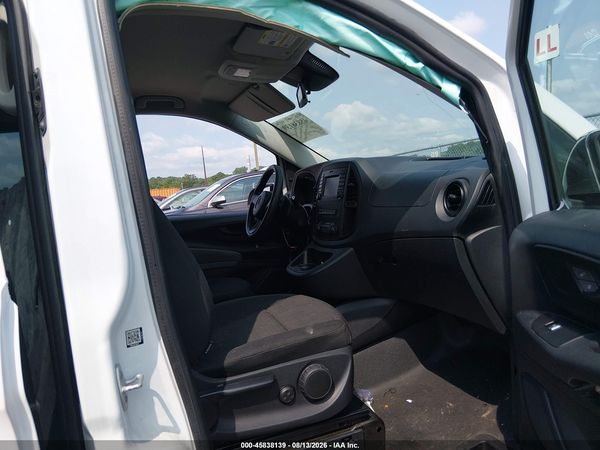 2016 MERCEDES-BENZ METRIS