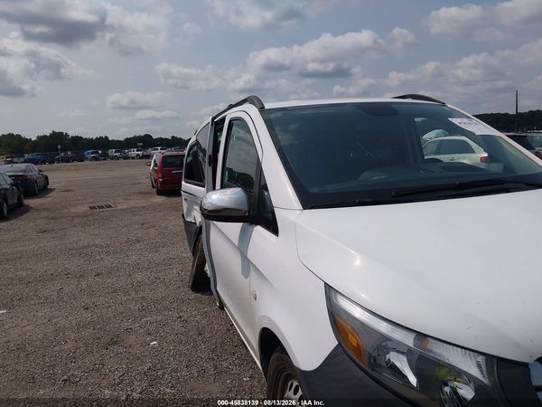 2016 MERCEDES-BENZ METRIS