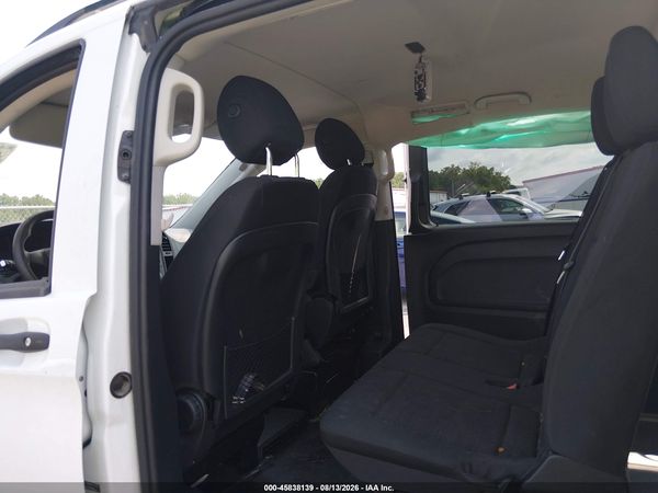 2016 MERCEDES-BENZ METRIS