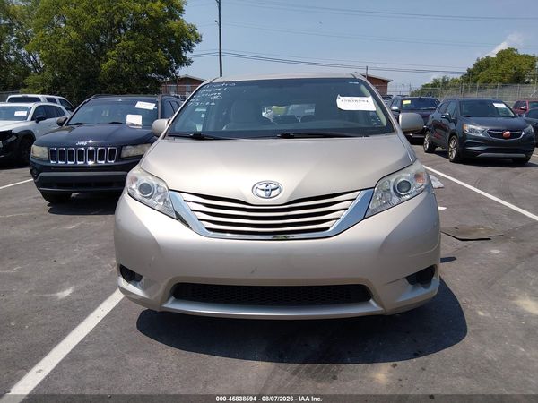 2015 TOYOTA SIENNA LE 8 PASSENGER