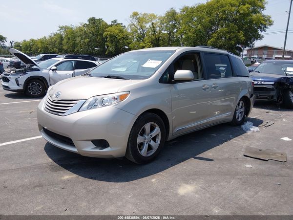 2015 TOYOTA SIENNA LE 8 PASSENGER