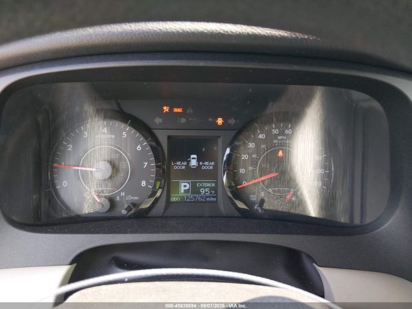 2015 TOYOTA SIENNA LE 8 PASSENGER