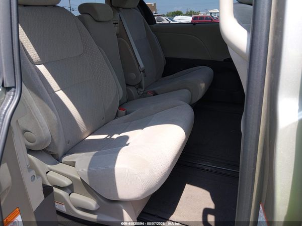 2015 TOYOTA SIENNA LE 8 PASSENGER