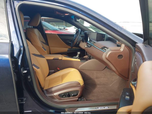 2021 LEXUS ES 300H ULTRA LUXURY