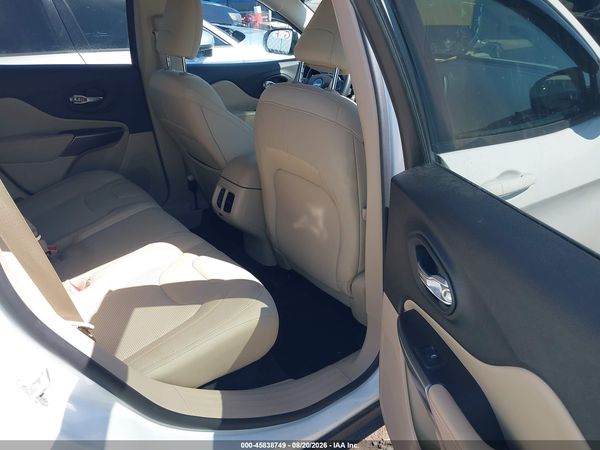2020 JEEP CHEROKEE LATITUDE FWD — I8
