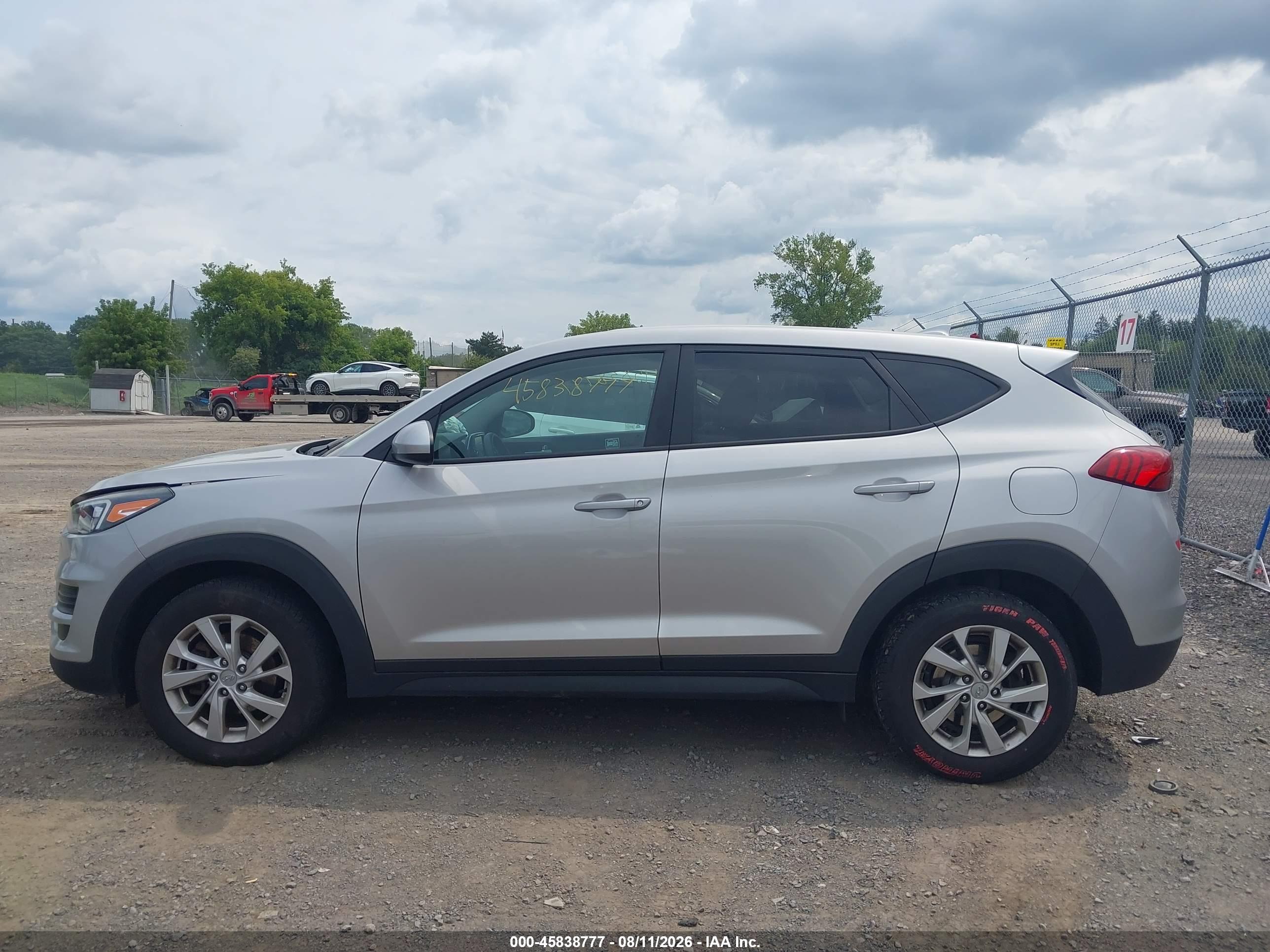 2020 HYUNDAI TUCSON SE