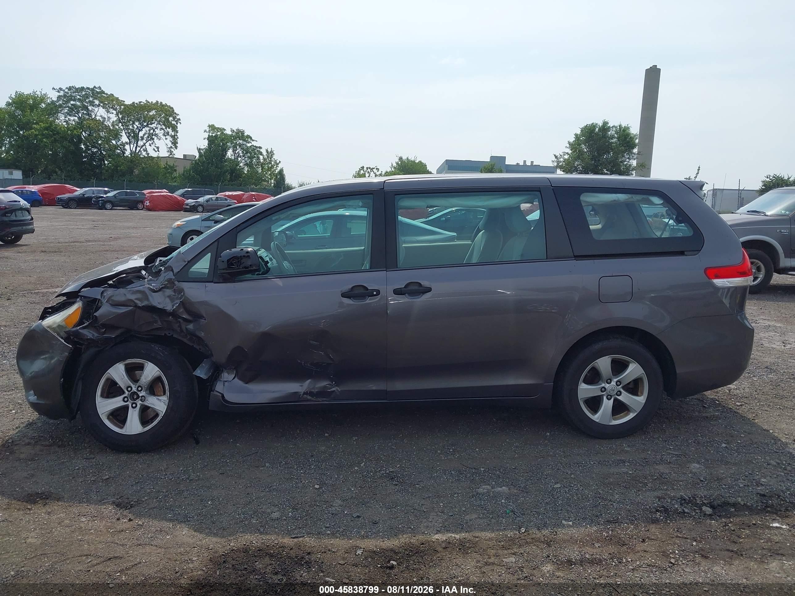 2013 TOYOTA SIENNA L V6 7 PASSENGER