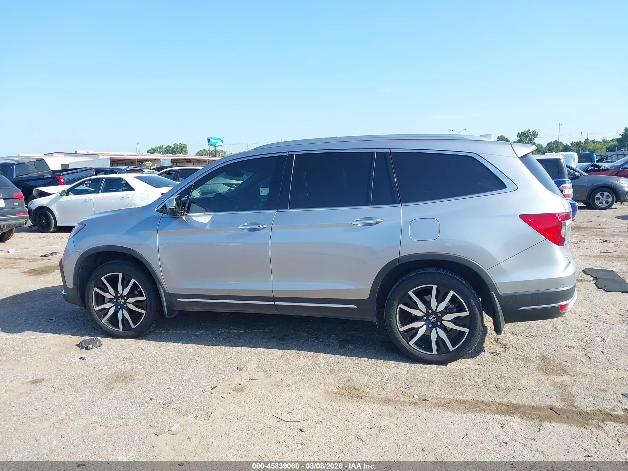 2022 HONDA PILOT 2WD TOURING 8 PASSENGER