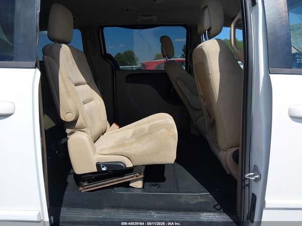 2016 DODGE GRAND CARAVAN SE — I8