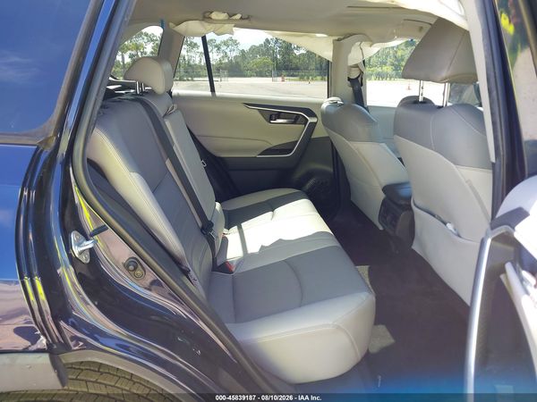 2021 TOYOTA RAV4 XLE PREMIUM — I8