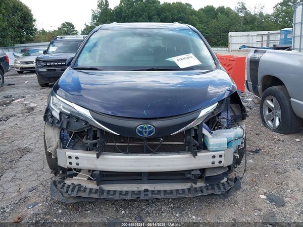 2021 TOYOTA SIENNA LE