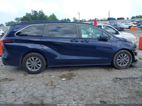 2021 TOYOTA SIENNA LE