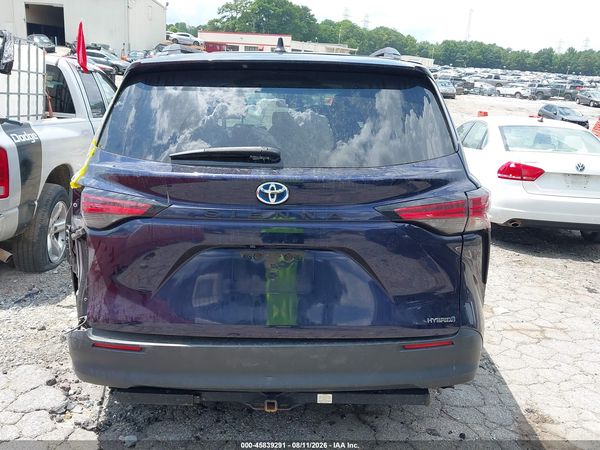 2021 TOYOTA SIENNA LE