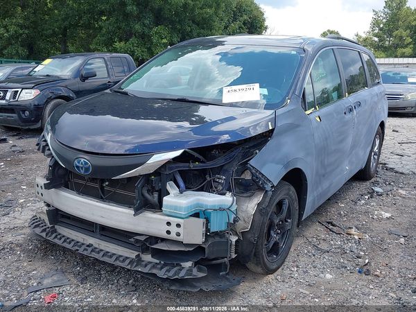 2021 TOYOTA SIENNA LE