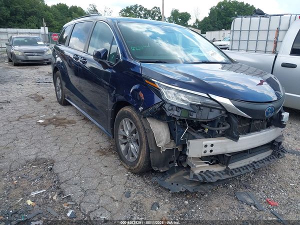 2021 TOYOTA SIENNA LE