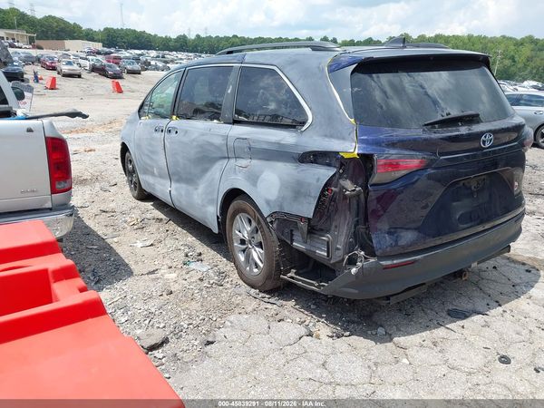 2021 TOYOTA SIENNA LE