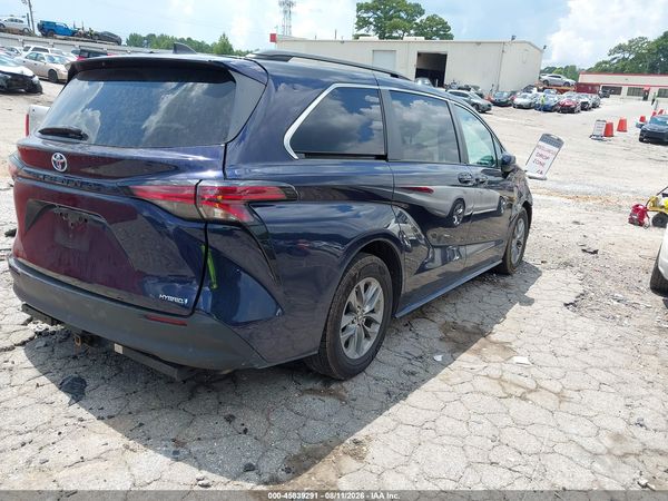 2021 TOYOTA SIENNA LE