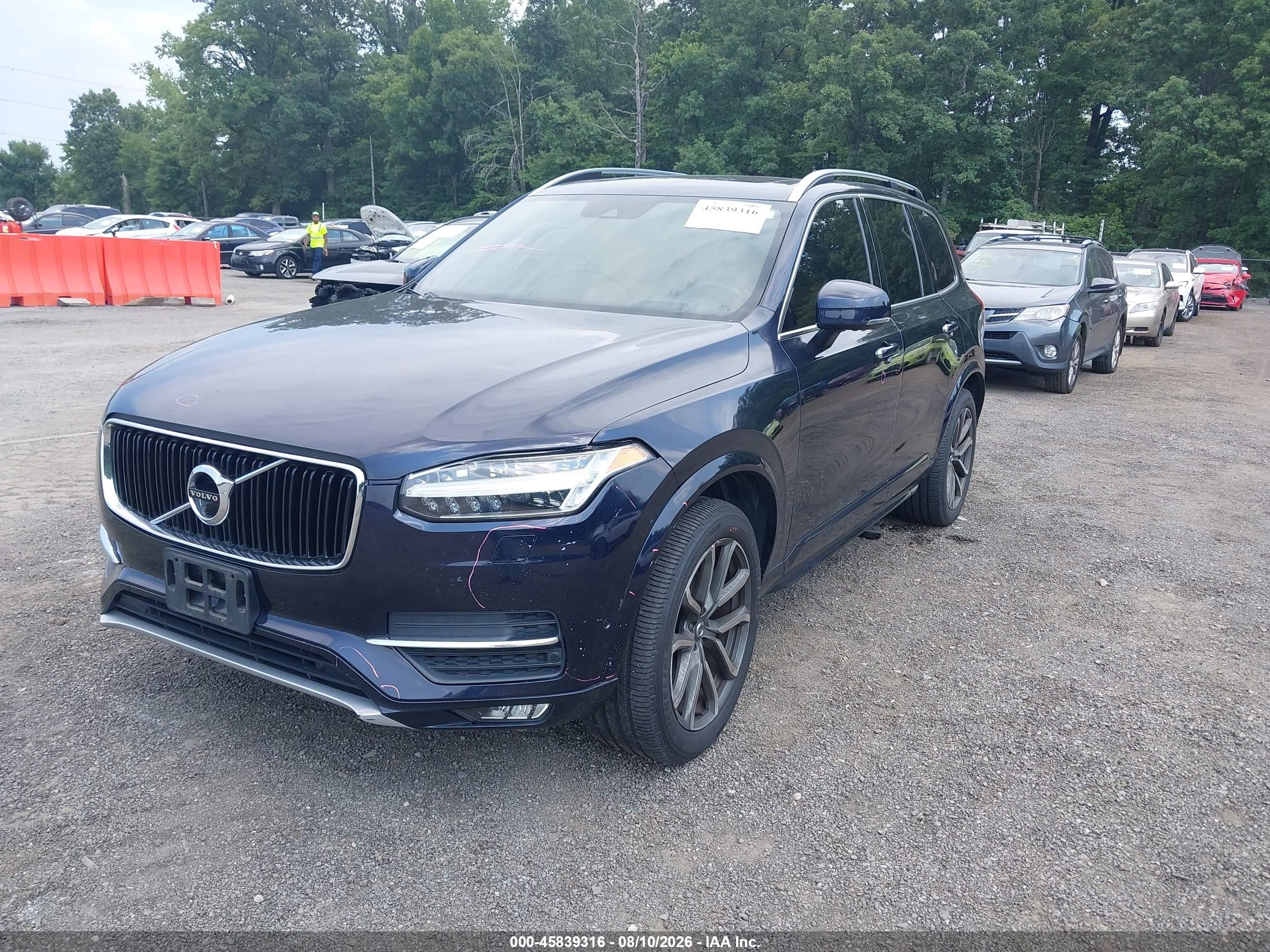 2017 VOLVO XC90 T6 MOMENTUM