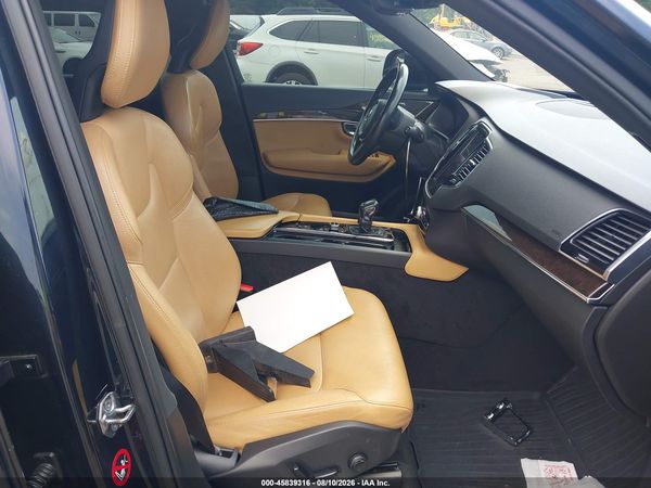 2017 VOLVO XC90 T6 MOMENTUM