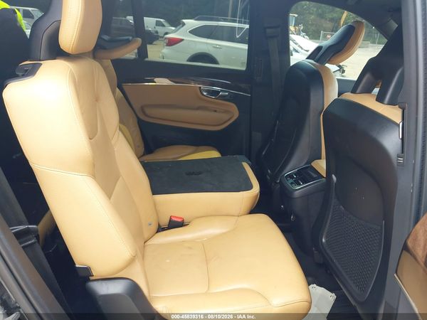 2017 VOLVO XC90 T6 MOMENTUM
