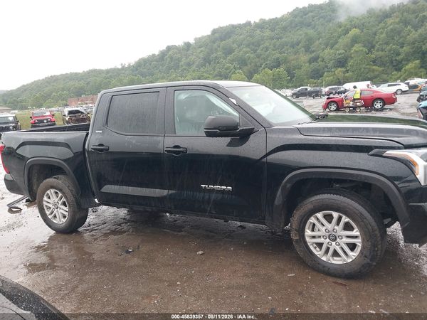 2025 TOYOTA TUNDRA SR5