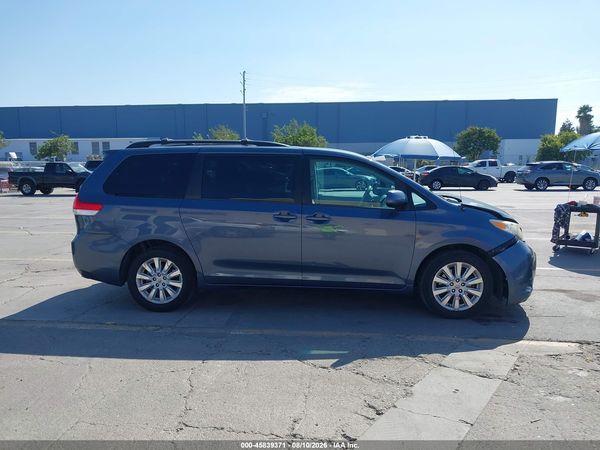 2013 TOYOTA SIENNA LE 7 PASSENGER