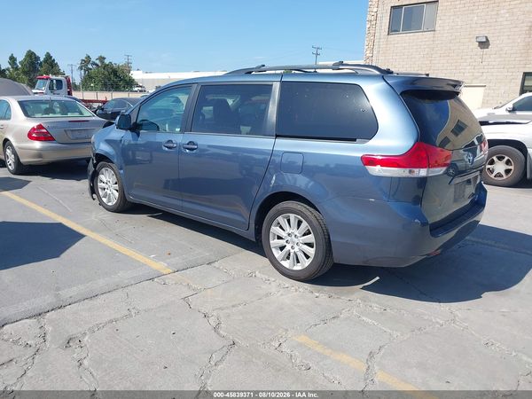 2013 TOYOTA SIENNA LE 7 PASSENGER