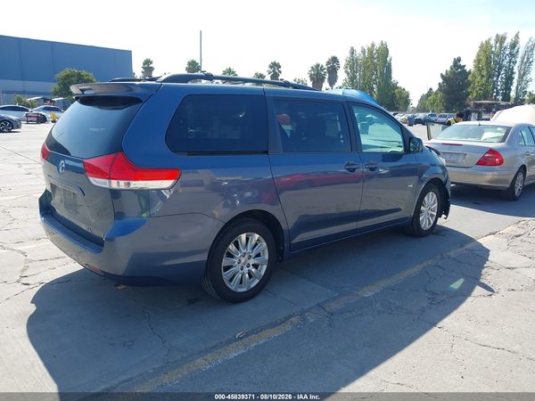 2013 TOYOTA SIENNA LE 7 PASSENGER