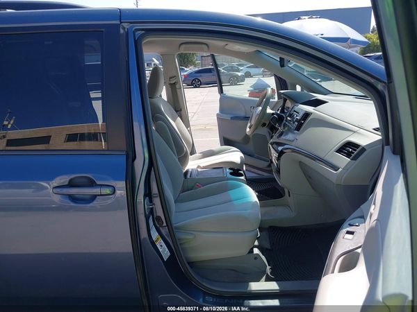 2013 TOYOTA SIENNA LE 7 PASSENGER