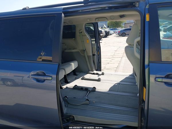 2013 TOYOTA SIENNA LE 7 PASSENGER