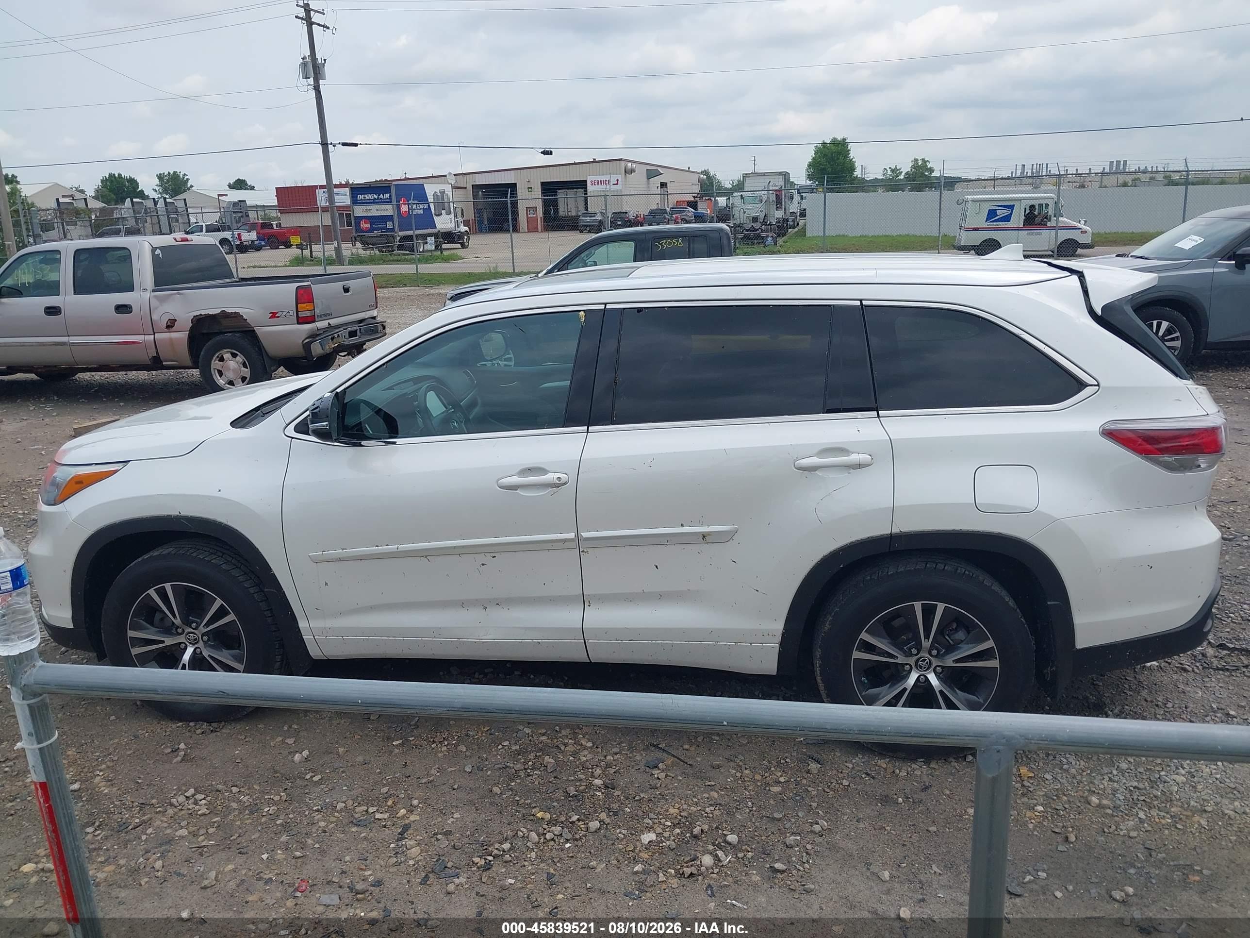 2016 TOYOTA HIGHLANDER XLE V6