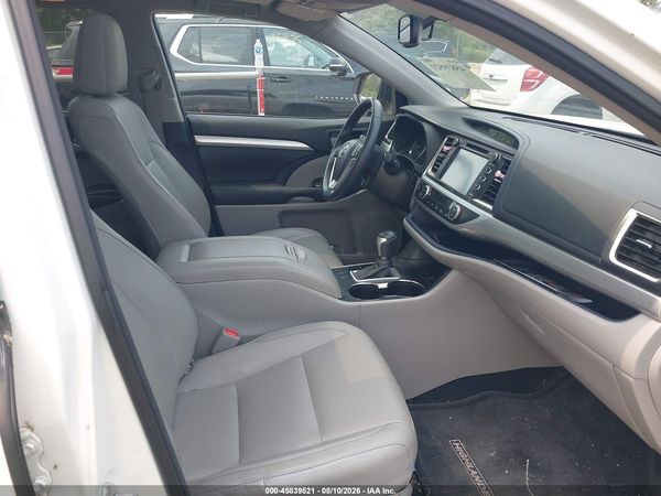 2016 TOYOTA HIGHLANDER XLE V6