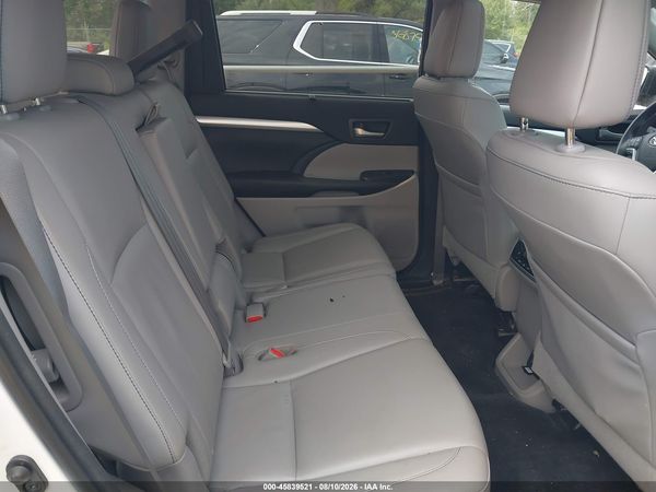 2016 TOYOTA HIGHLANDER XLE V6