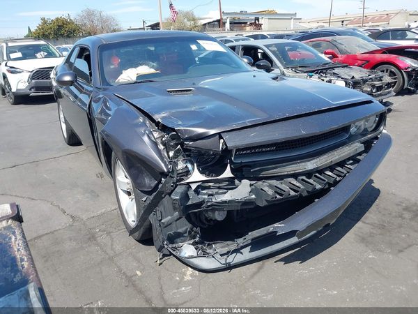 2013 DODGE CHALLENGER SXT
