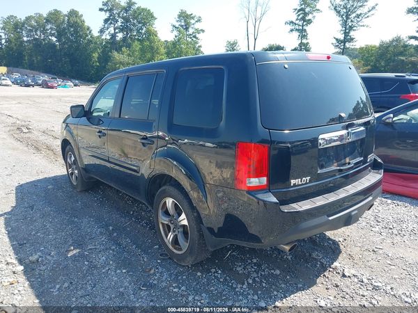 2015 HONDA PILOT SE