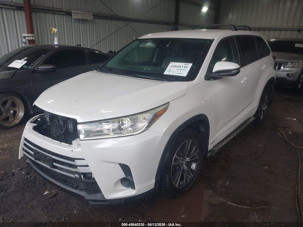 2017 TOYOTA HIGHLANDER LE