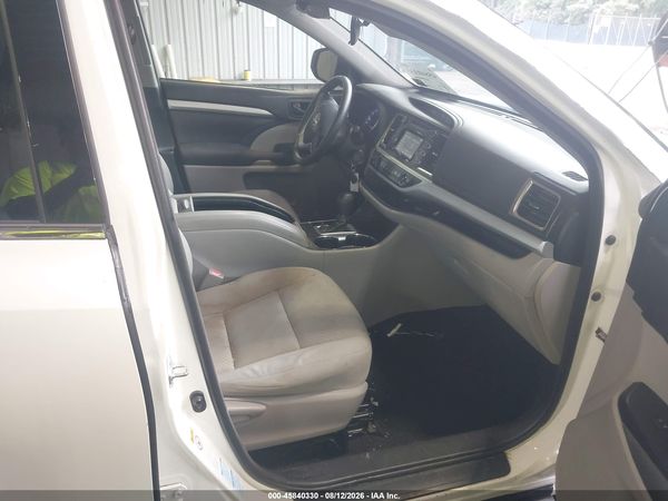 2017 TOYOTA HIGHLANDER LE
